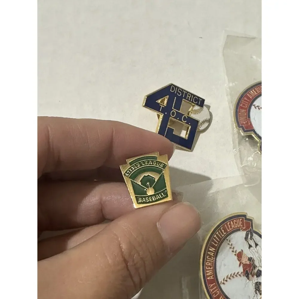Lot Of 5 Vintage little‎ league Baseball Pins Pin 45 Dist T.O.C See Photos